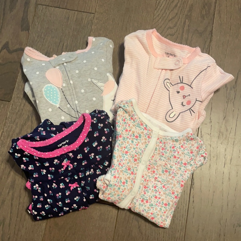 4 pack onesies Size 6 months